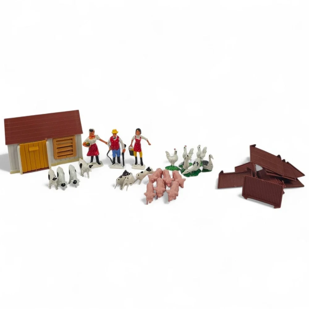 Vintage Style Plastic Hut Farm Toy Accoutrements Boxed & Animal Figures Lot Rare